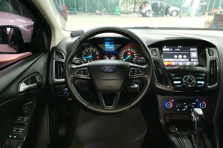 Used Ford Focus 2017 Sedan 1.6L Automatic Fashion Edition Smart Drive Version
