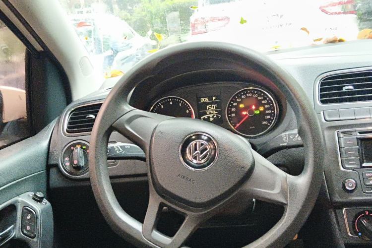 Used Volkswagen Polo 2014 1.6L Automatic Comfort Edition
