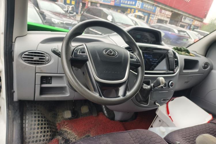 Used SAIC MAXUS Xintu V80 2023 2.0T Manual Classic City Delivery King Long Wheelbase Mid-Roof 3-Seater
