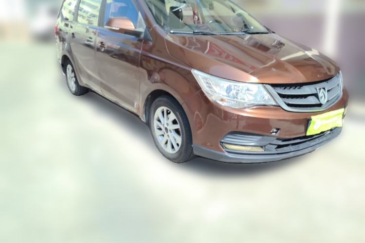 Used Baojun 730 2016 1.5L Manual Standard Version 7 Seats Front Right 45 Deg