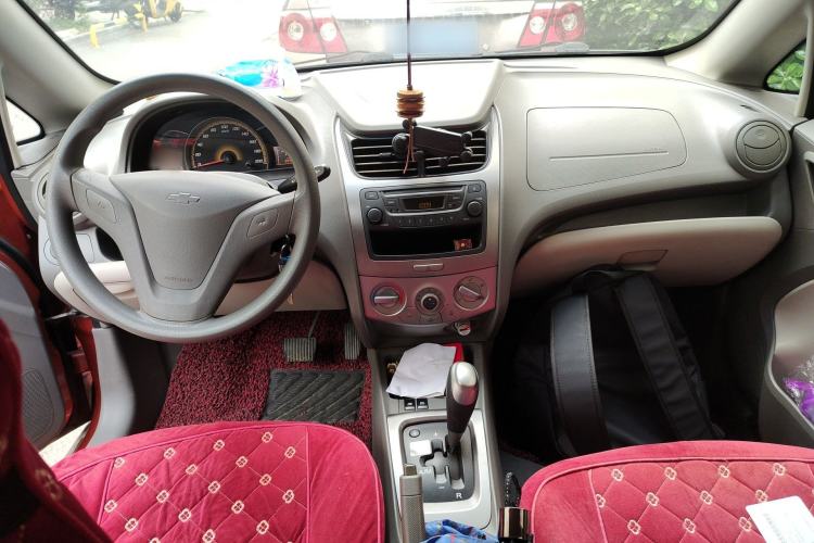 Used Chevrolet Sail 2013 Sedan 1.2L AMT Ideal Edition Center Console