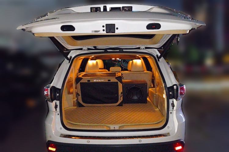 Used Toyota Highlander 2015 2.0T Two-Wheel Drive Luxury Edition 7 Seats Trunk