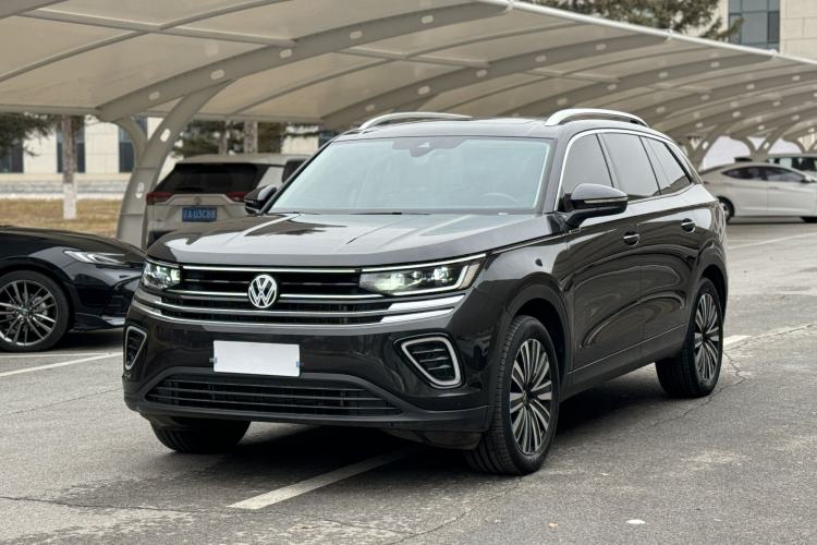 Used Volkswagen Tavendor 2024 330TSI Luxury Touring Edition