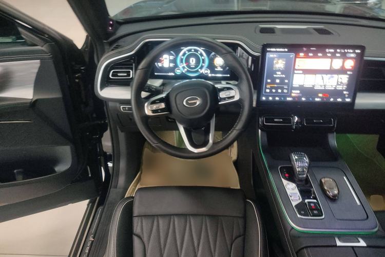 Used GAC Trumpchi GS8 2024 Linghang Series 2.0 TGDI Two-Wheel Drive Luxury Smart Connectivity Version
