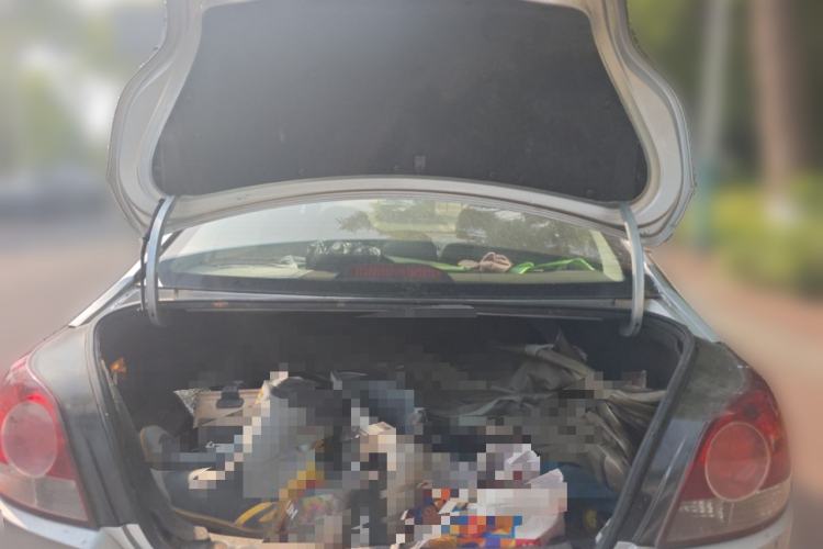 Used Volkswagen Lavida 2011 1.6L Automatic Premium Edition Trunk