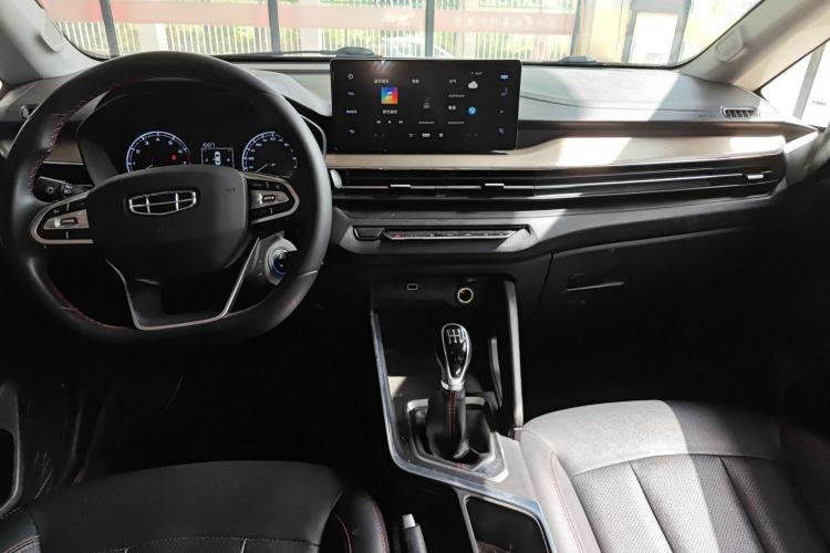 Used Geely Auto Vision X3 2021 PRO 1.5L Manual Elite Model Center Console