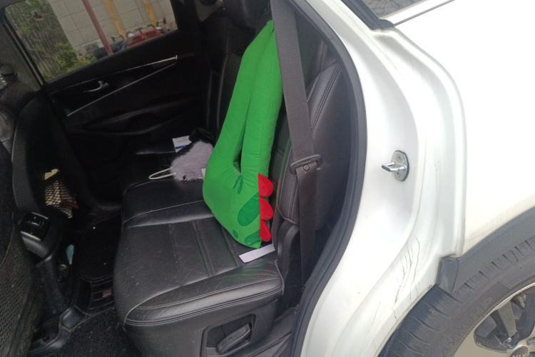 Used Kia Sorento 2015 Sorento L 2.4L Gasoline 4WD Elite Edition 5 Seats China IV Standard
