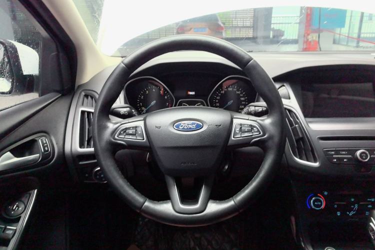 Used Ford Focus 2015 Hatchback EcoBoost 180 Automatic Elite Model Steering Wheel