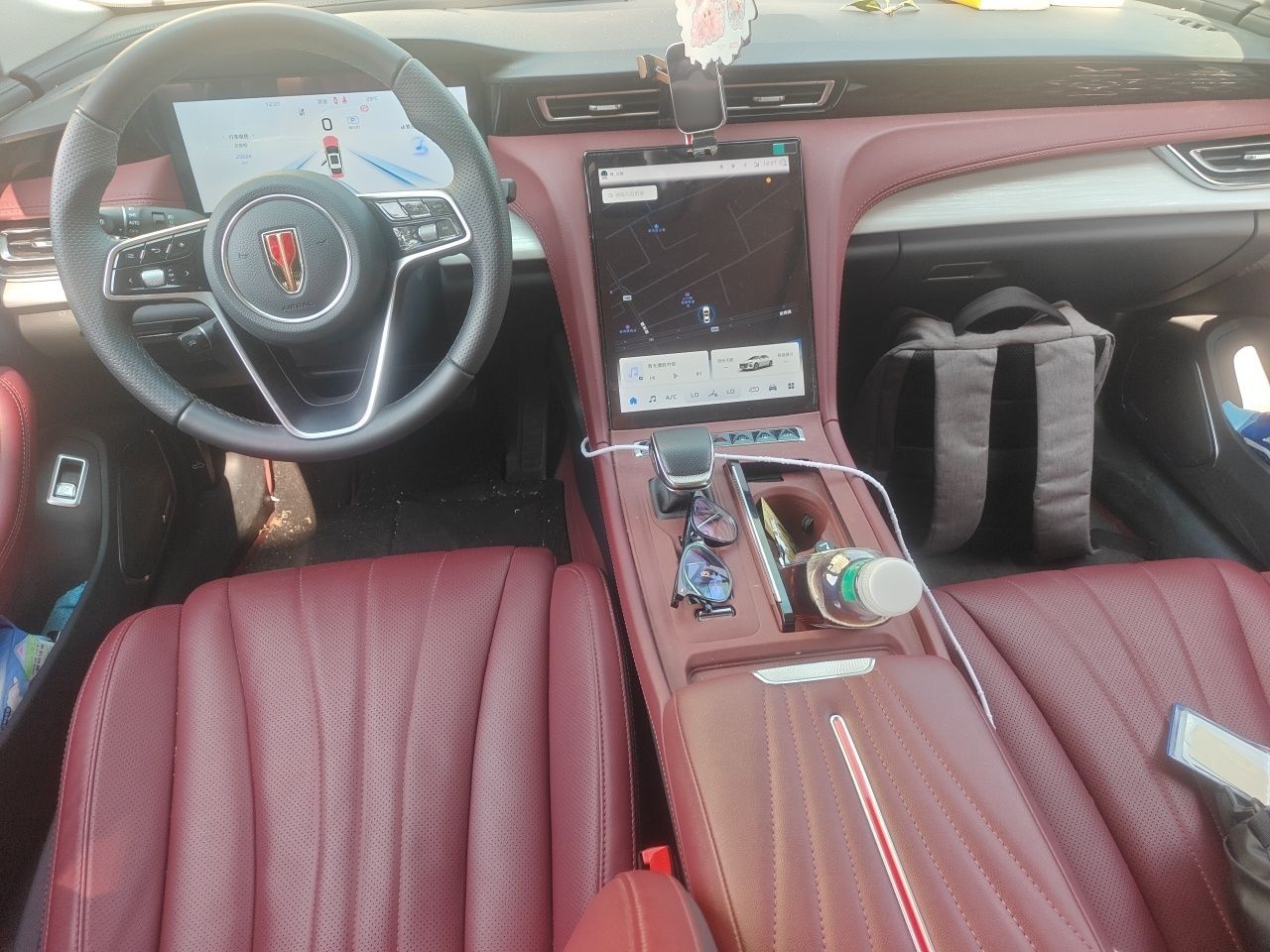 Hongqi H5 2025 2.0T Automatic Flag Edition – 500 000 Units Commemorative Version — снимка 9