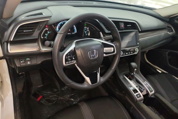 Used Honda Civic 2019 220TURBO CVT Dynamic Edition China VI Center Console