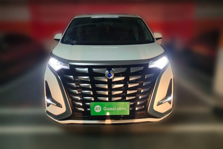 Used Denza D9 2022 DM-i 1040 Prestige Model