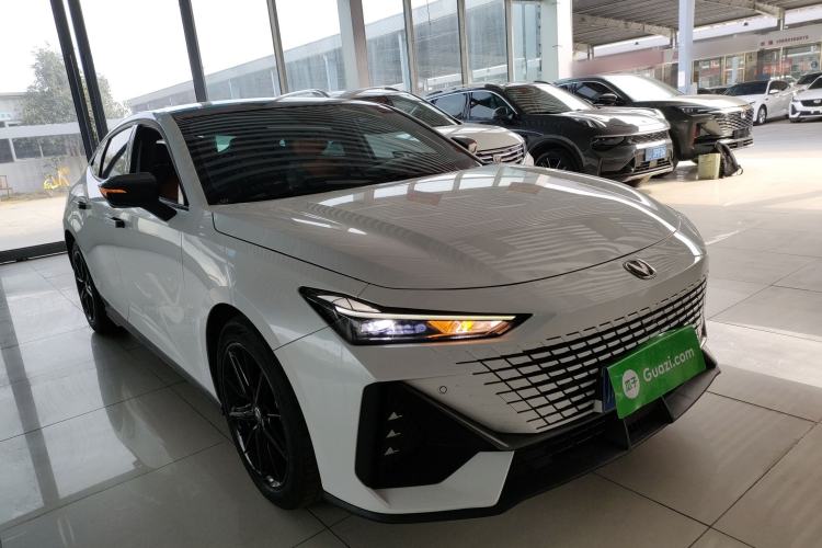 Used Changan UNI-V 2022 1.5T Prestige Version