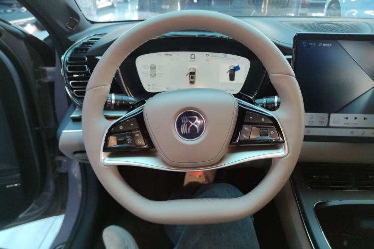 Used BYD Han 2025 DM-i Intelligent Driving Edition 125KM LiDAR Flagship Model
