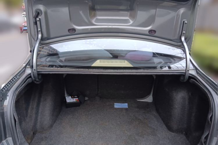 Used Volkswagen Lavida 2013 Restyled Classic 1.6L Manual Comfort Edition
