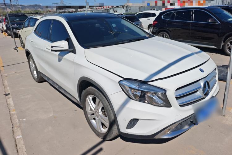Used Mercedes-Benz GLA 2016 GLA 200 Fashion Model Front Right 45 Deg