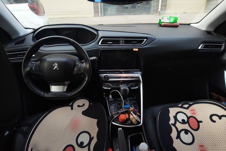 Used Peugeot 308 2016 230THP Automatic Luxury Edition Center Console