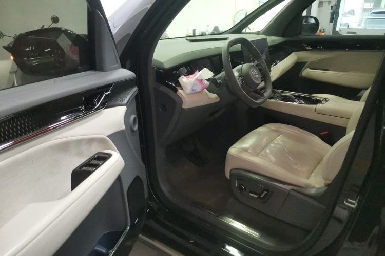 Used Zeekr 009 2024 7-Seater Walk-Through Version Four-Wheel Drive 108 kWh