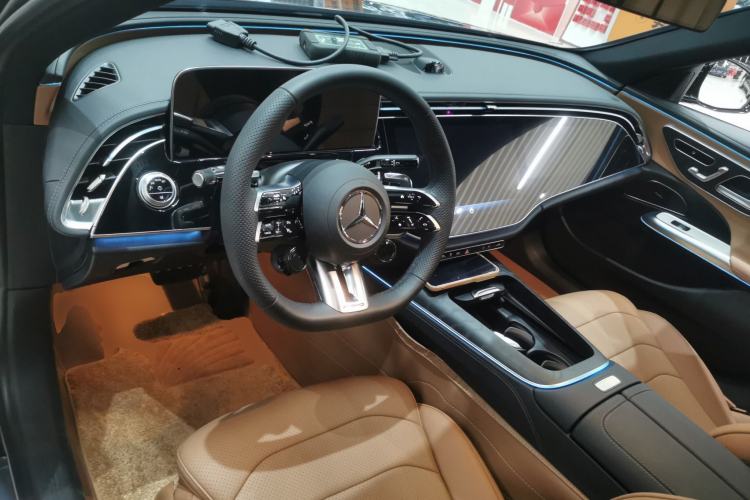 Used Mercedes-Benz E-Class New Energy 2024 E 350 e L Plug-in Hybrid Sports Sedan
