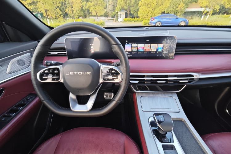 Used JETOUR X70 PLUS 2023 1.6T DCT Stronger 7-Seater