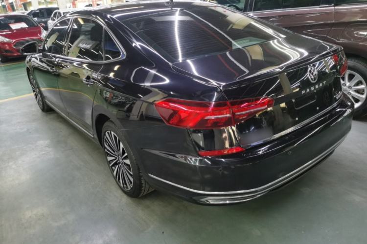 Used Volkswagen Passat 2021 330TSI Luxury Edition Exterior 5