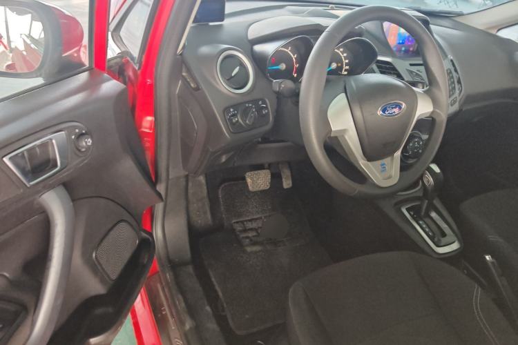 Used Ford Fiesta 2013 Hatchback 1.5L Automatic Fashion Edition
