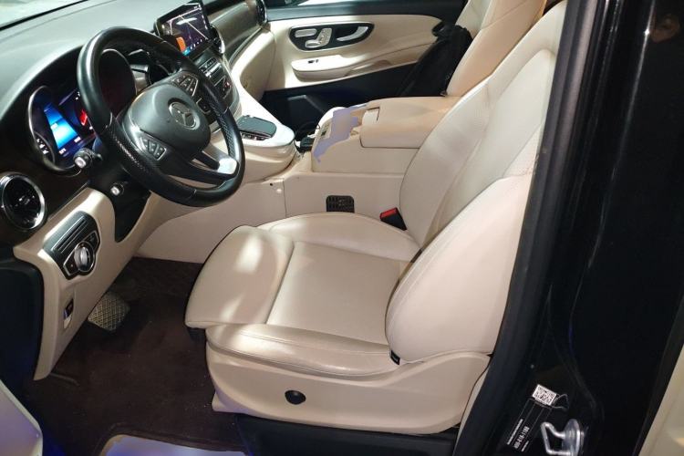 Used Mercedes-Benz V-Class 2022 V 260 Avantgarde Edition Left Front Seat