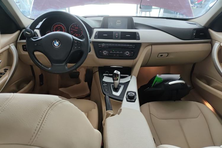 Used BMW 3 Series 2015 316Li Fashion Model Center Console