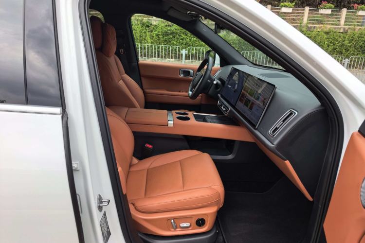 Used Li Auto L6 2025 Pro Smart Refresh Edition Interior 8