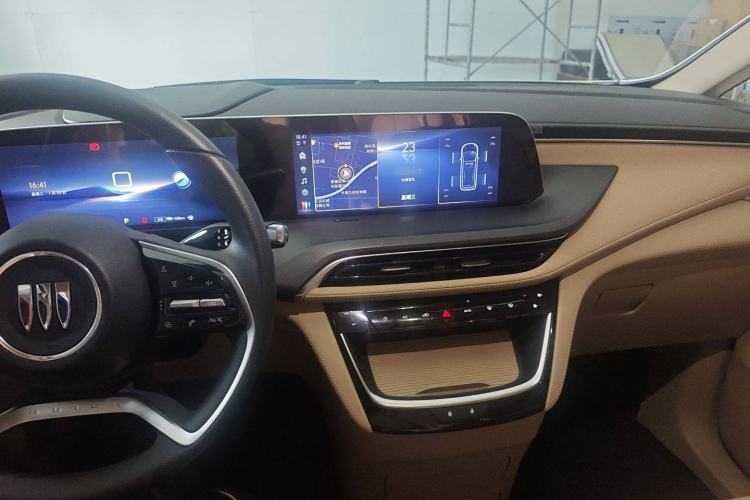 Used Buick GL8 New Energy 2025 Lushang First-Drive Edition 7-Seater Interior 3