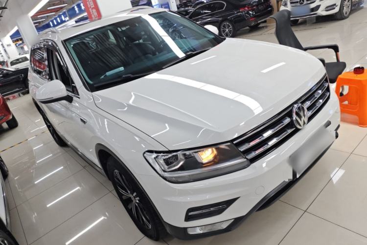 Used Volkswagen Tiguan L 2019 330TSI Automatic Two-Wheel Drive Panoramic Comfort Edition China VI Standard Front Right 45 Deg