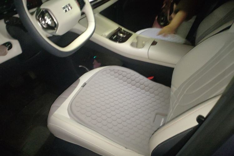 Used Geely Galaxy Galaxy Xingjian 7 EM-i 2025 120km Launch+ Version
