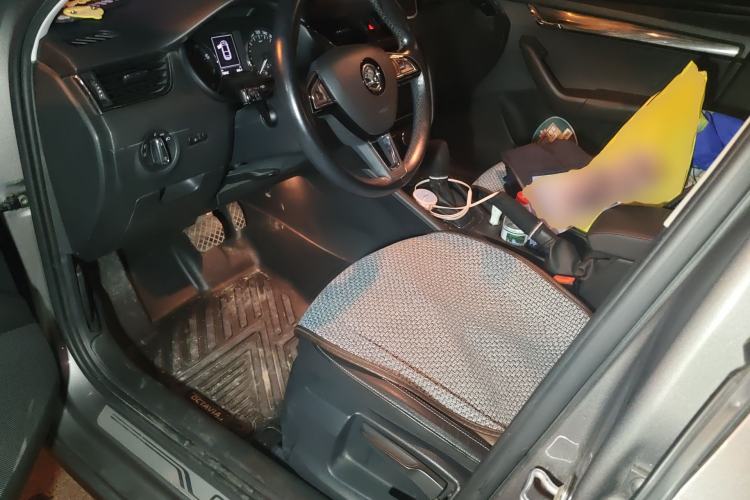 Used Skoda Octavia 2016 1.6L Automatic Smart Drive Edition Driver Seat