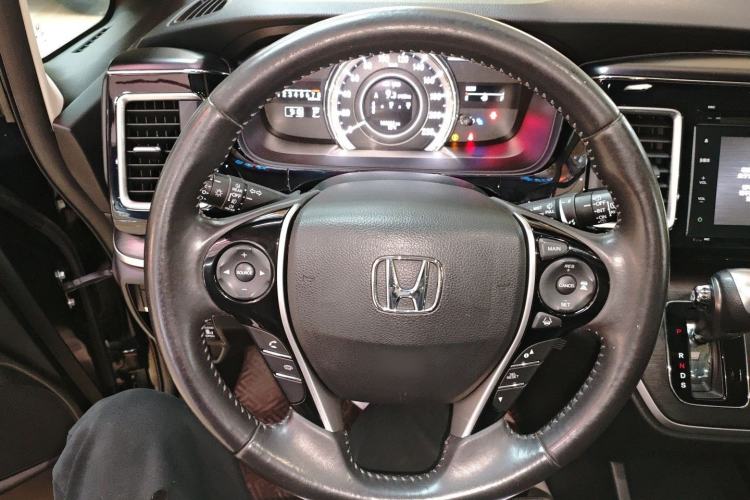 Used Honda Elysion 2016 2.4L Supreme Edition
