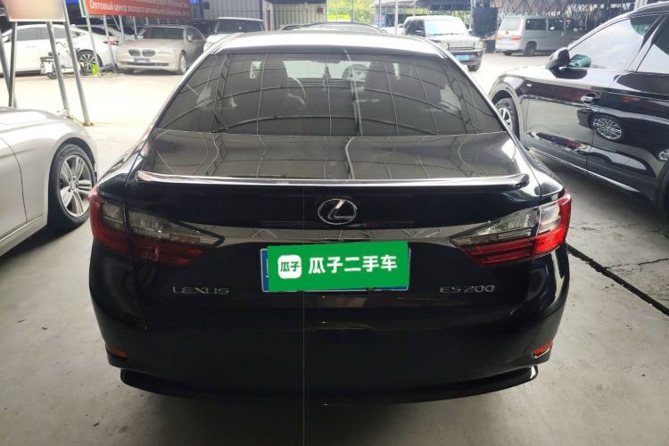 Used Lexus ES 2015 200 Elite Edition Rear