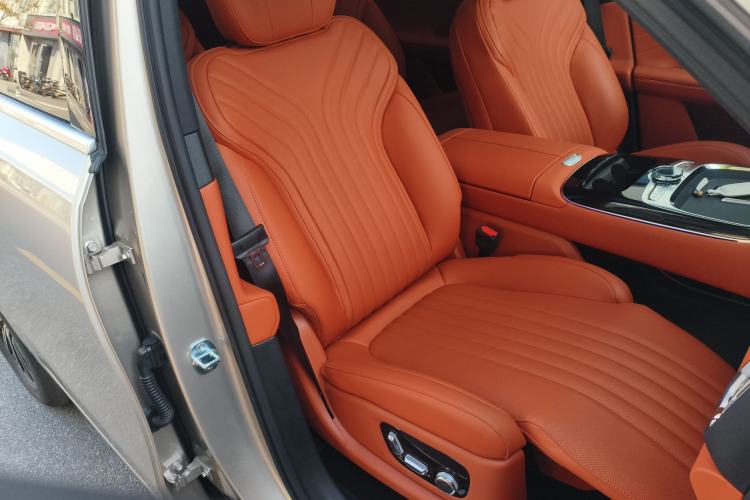 Used Geely Galaxy M9 2025 Model 230km Two-Wheel-Drive Exploration Edition Right Front Seat