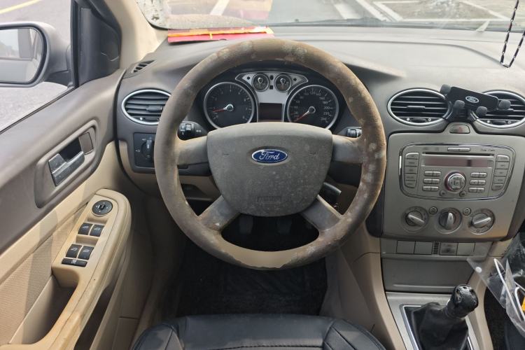 Used Ford Focus 2011 Sedan 1.8L Manual Classic Model
