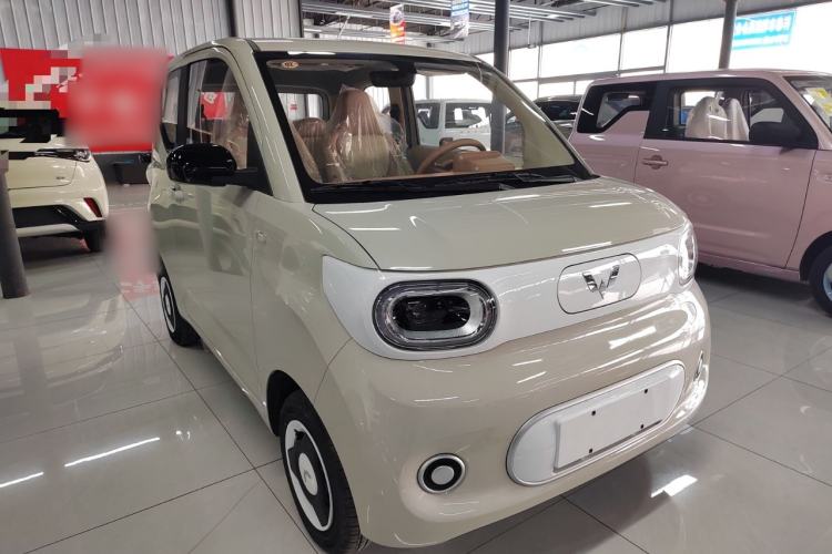 Used Wuling Hongguang MINIEV 2024 3rd Generation 215km Youth Edition Front Right 45 Deg