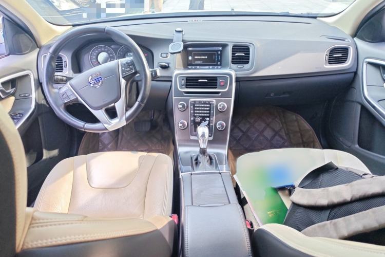 Used Volvo V60 2013 T5 Zhiya Edition