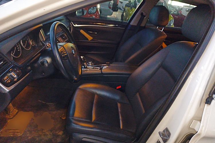 Used BMW 5 Series 2014 520Li Elegant Model
