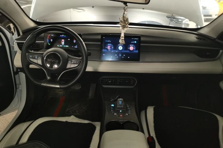 Used BYD Seal 05 DM-i 2025 DM-i Smart Drive 55KM Luxury Model Center Console