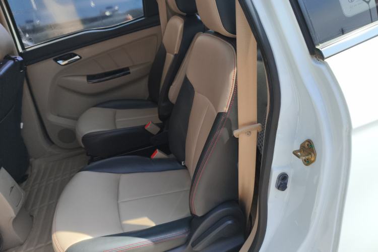 Used FAW Yingzhi 737 2016 1.5L CVT Luxury Navigation Edition Left Rear Seat