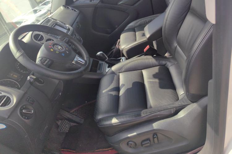 Used Volkswagen Tiguan 2013 1.8 TSI Automatic All-Wheel Drive Luxury Model Left Front Seat