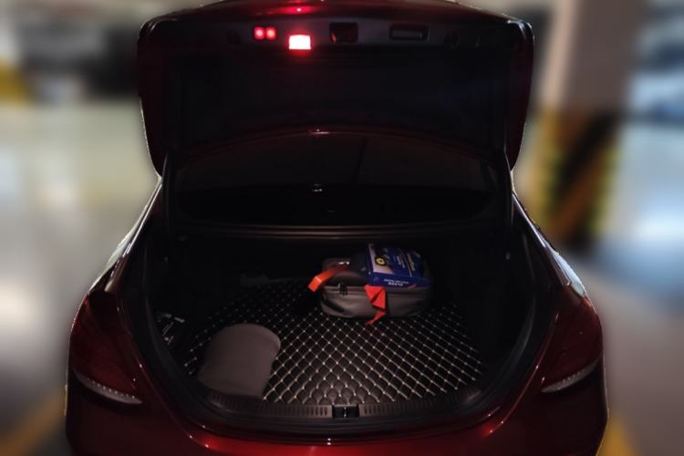 Used Mercedes-Benz E-Class 2019 E 300 L Sporty and Stylish Model