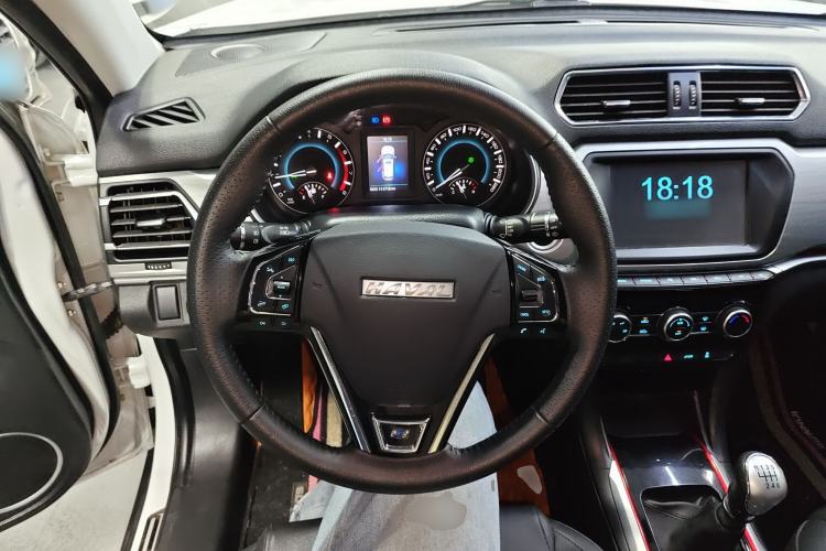 Used Haval H2 2017 Blue Label 1.5T Manual Two-Wheel Drive Elite Model Steering Wheel