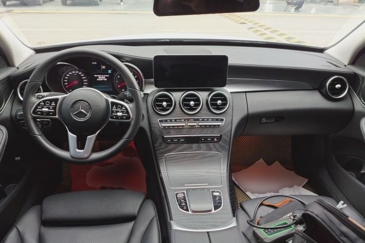 Used Mercedes-Benz C-Class 2019 C 180 L Fashion Edition Sport Version Center Console