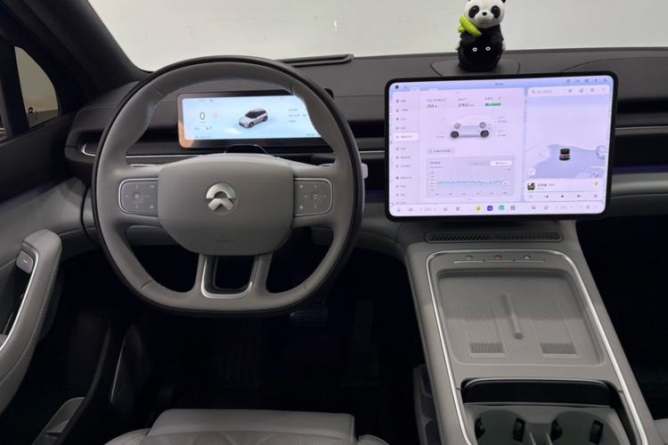 Used Nio ES6 2025 75 kWh Interior 7