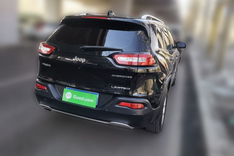 Used Jeep Cherokee 2017 2.0L Superior Edition