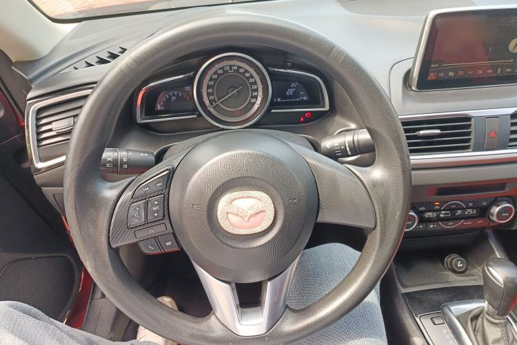 Used Mazda 3 Axela 2016 Sedan 1.5L Automatic Luxury Model