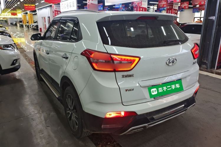 Used Hyundai ix25 2016 1.6T Dual-Clutch Two-Wheel-Drive Deluxe DLX Model