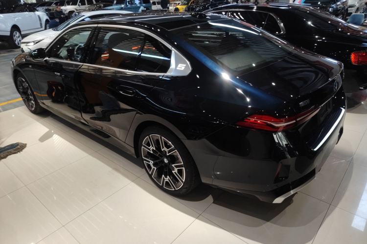 Used BMW 5 Series 2025 530Li Luxury Edition M Sport Package Rear Left 45 Deg